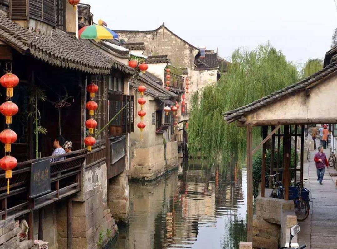 风油精具有刺激性,如果使用不当,会引起皮肤过敏或其他不适症状